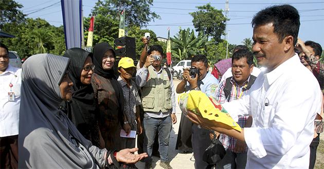 2.700 Paket Sembako Murah di Kecamatan Batu Ampar